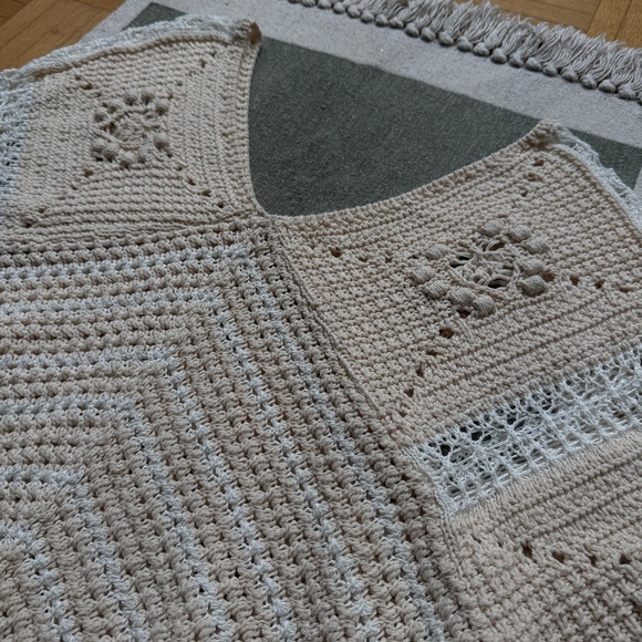 Zara Knit Poncho - Picture 3 of 7